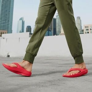OOFOS Oolala Lightweight Recovery Sandals in Neon Berry Red Size 8